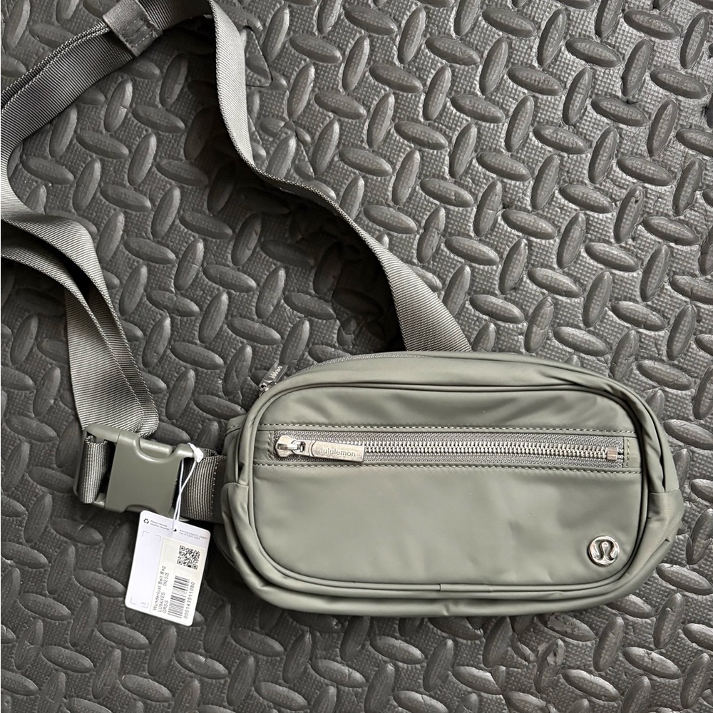 Lululemon Wunderlust Belt Bag NWT